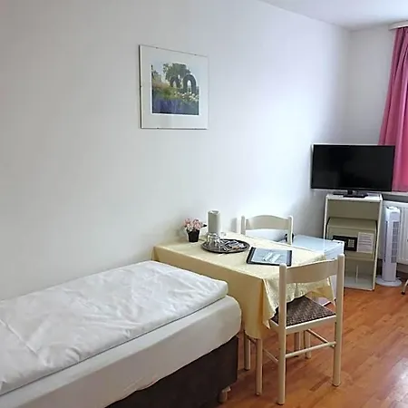 Stern Hotel 2*